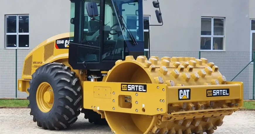 rolo compactador Caterpillar CP54B