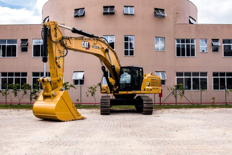 Escavadeira Caterpillar 350