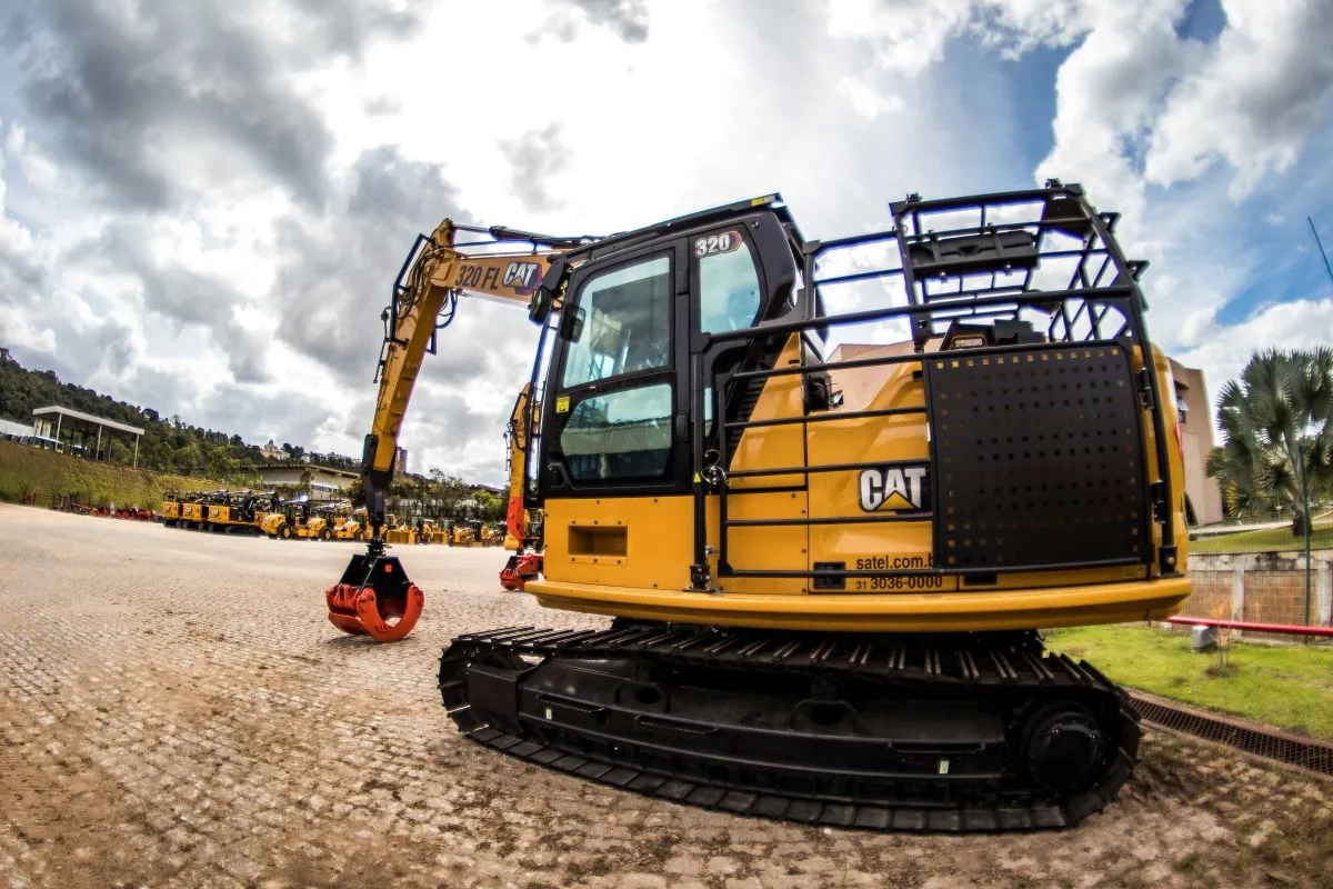 ROPS e FOPS: 2 garantias de segurança em máquinas pesadas