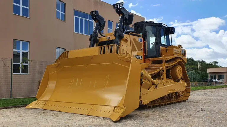Trator de Esteiras Caterpillar D8T
