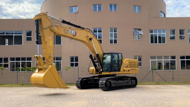 Escavadeira Caterpillar 345 GC