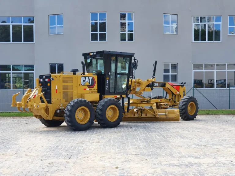 Motoniveladora Caterpillar 140K