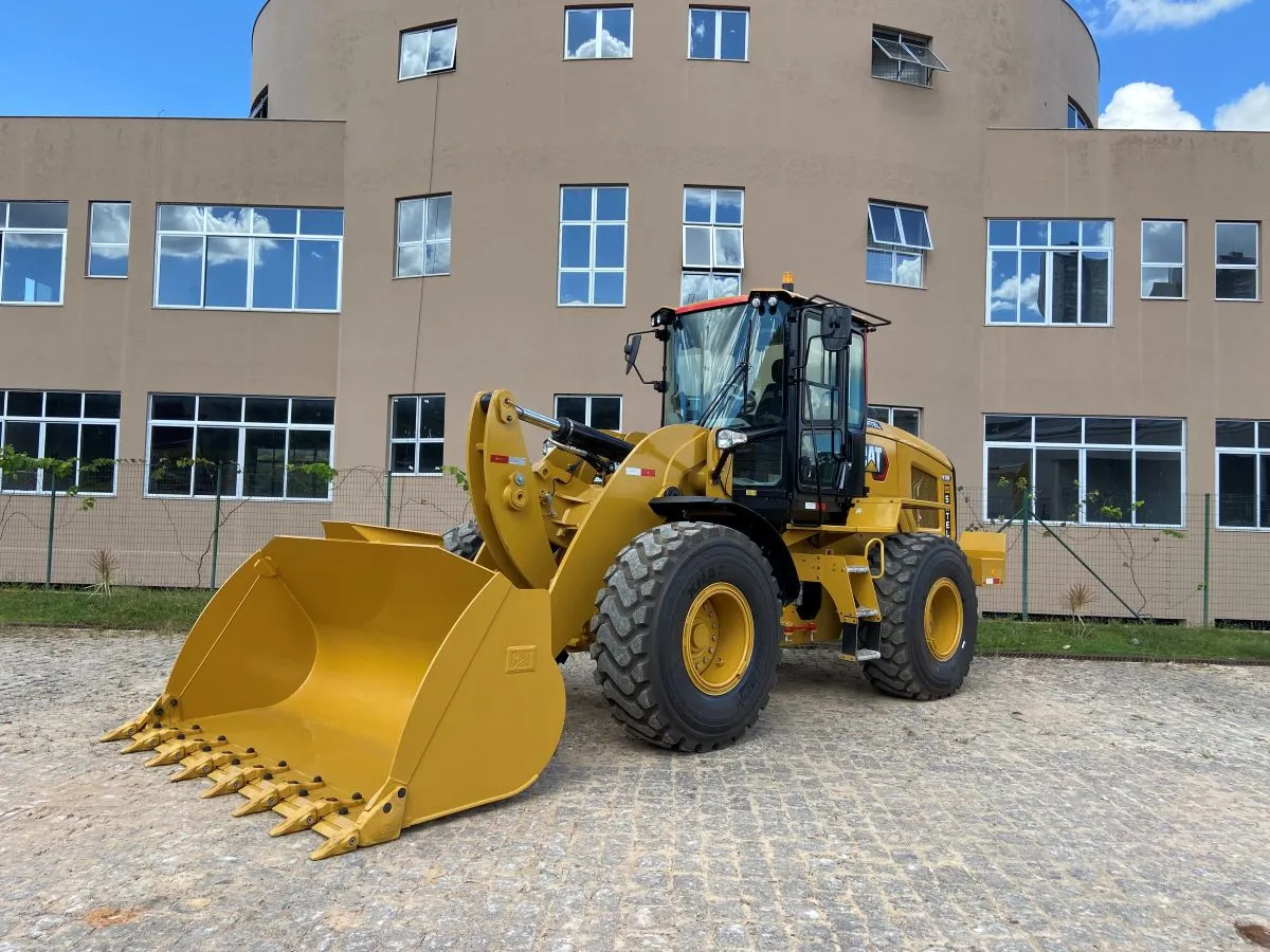 Preço de Pá Carregadeira: 7 Fatores que determinam o investimento em 2026