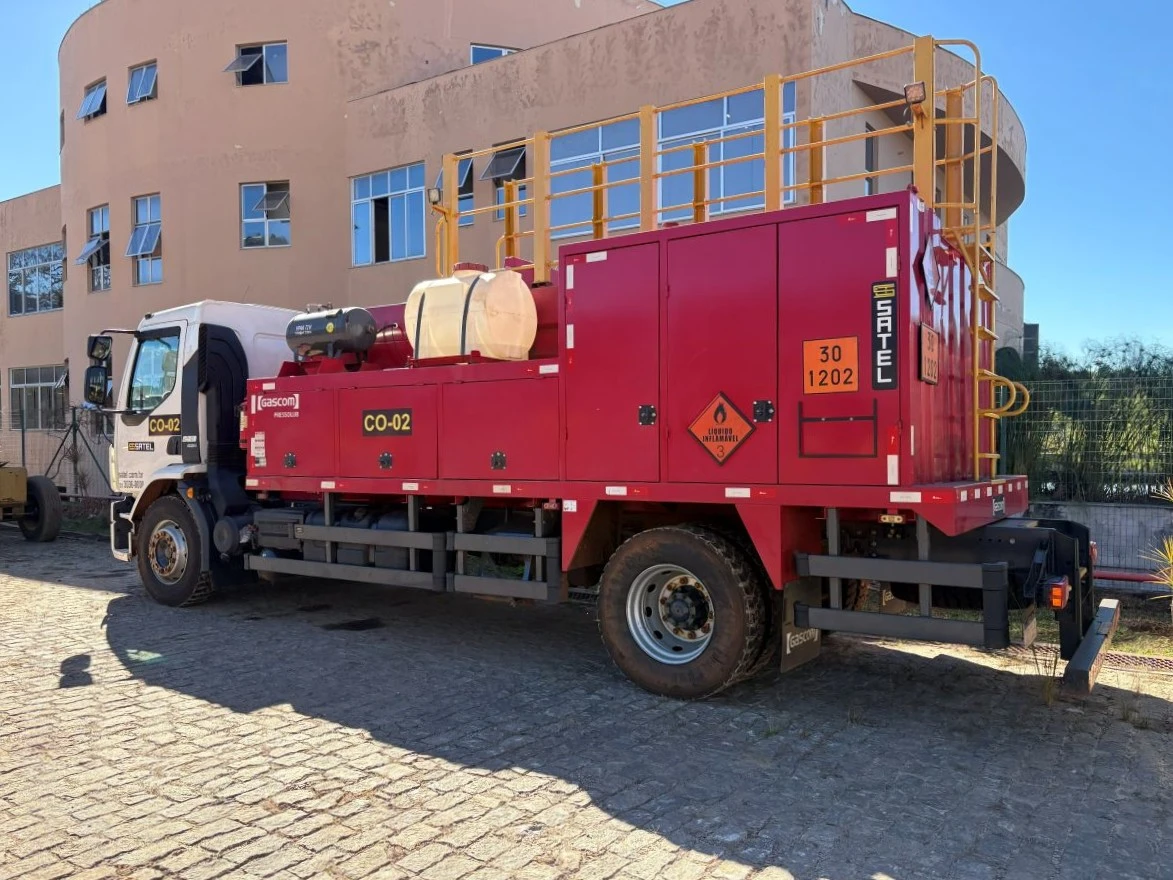 Caminhão Comboio: O segredo para a alta disponibilidade de frotas em operações críticas