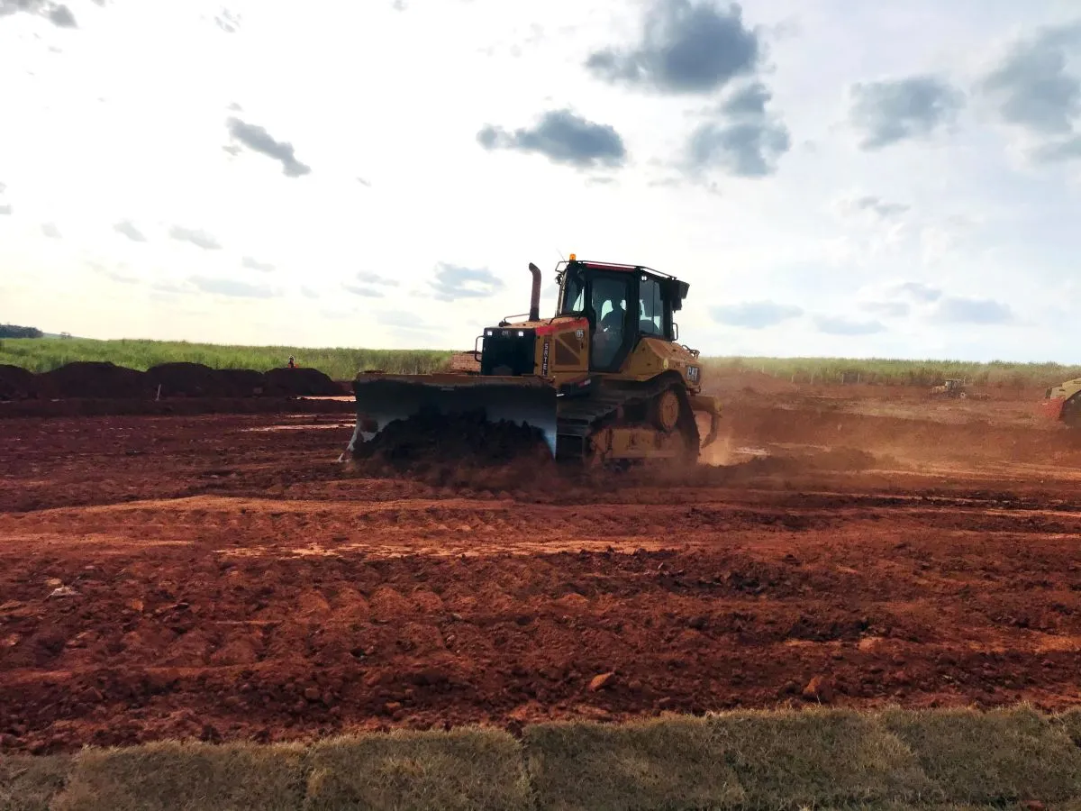 A importância técnica da escarificação na preparação do solo e na infraestrutura
